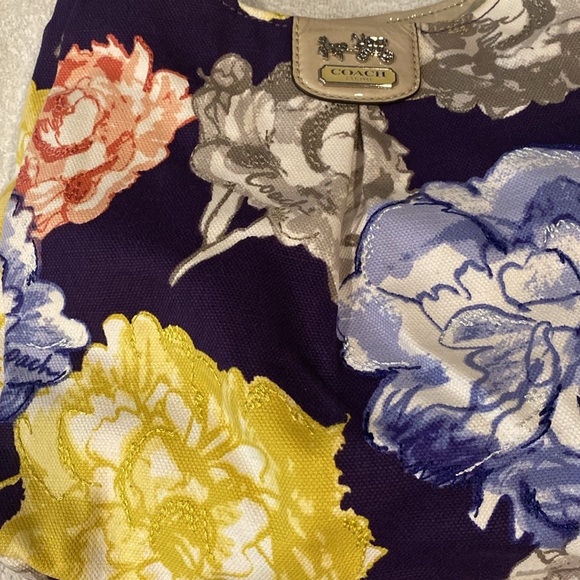 Coach purse - Picture 2 of 6